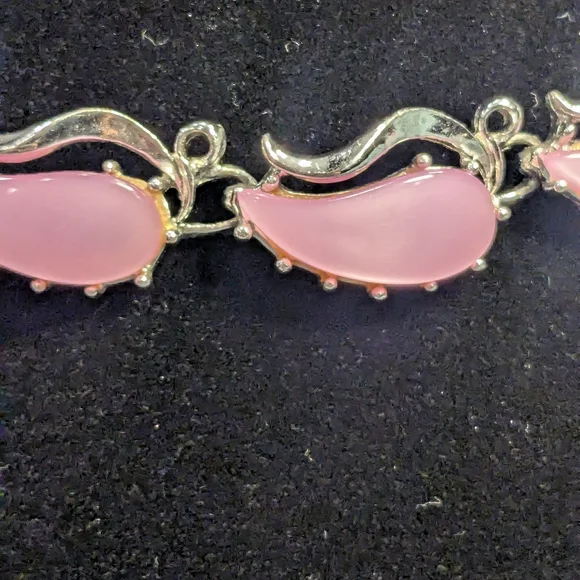 1950s Vintage Thermoset Barbie Pink 3 Piece Jewelry Set - Picture 7 of 15